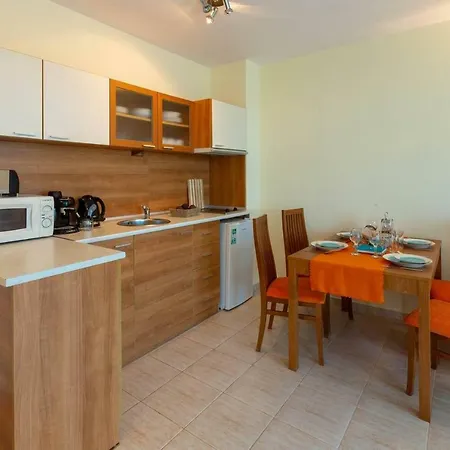 Studio In Polo With Kitchen Wifi Dv 公寓 *